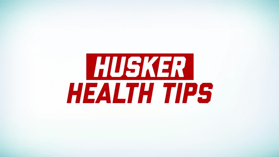 Husker Health Tips: 4 Tips for Face Covering When Eating