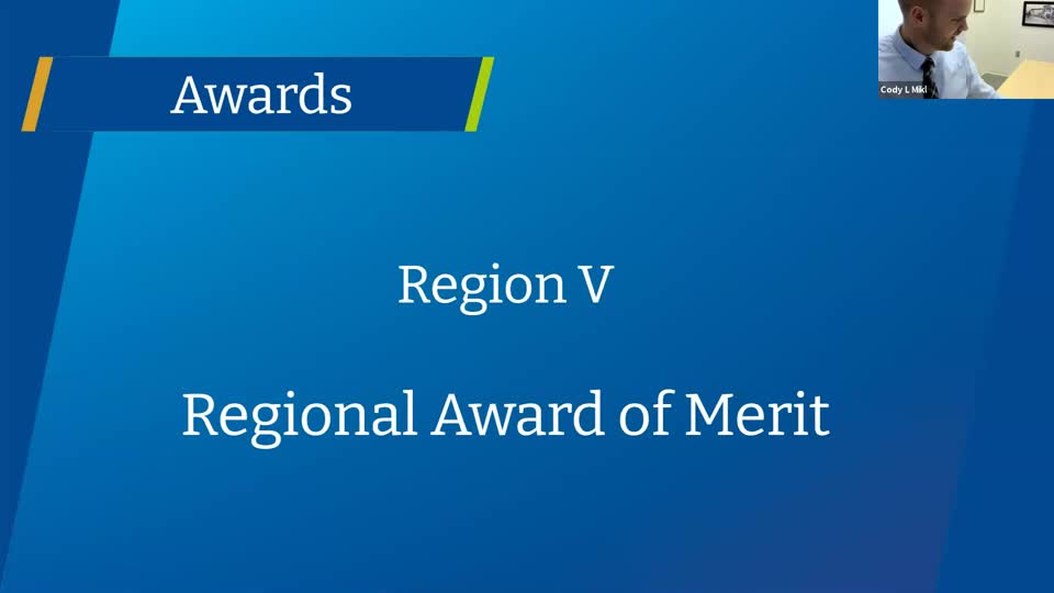 Dueker receives NIRSA Region V Regional Award of Merit