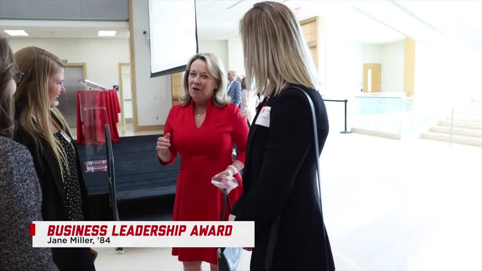 Jane Miller Receives Business Leadership Award
